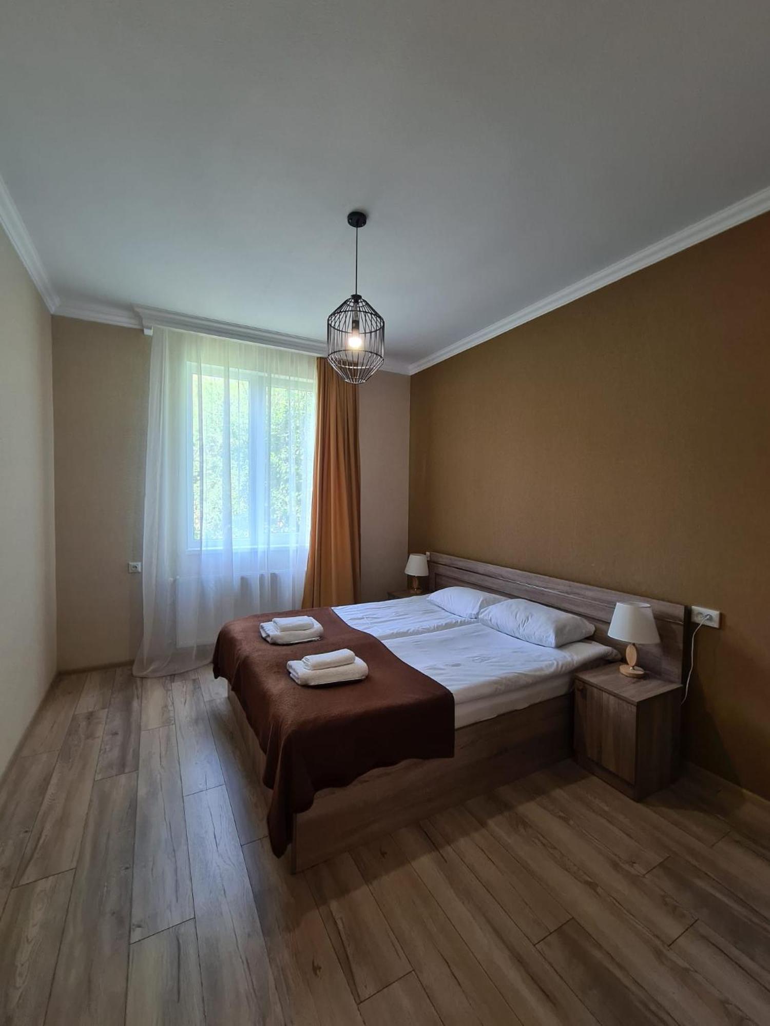 Baqari Inn Stepancminda Pokoj fotografie