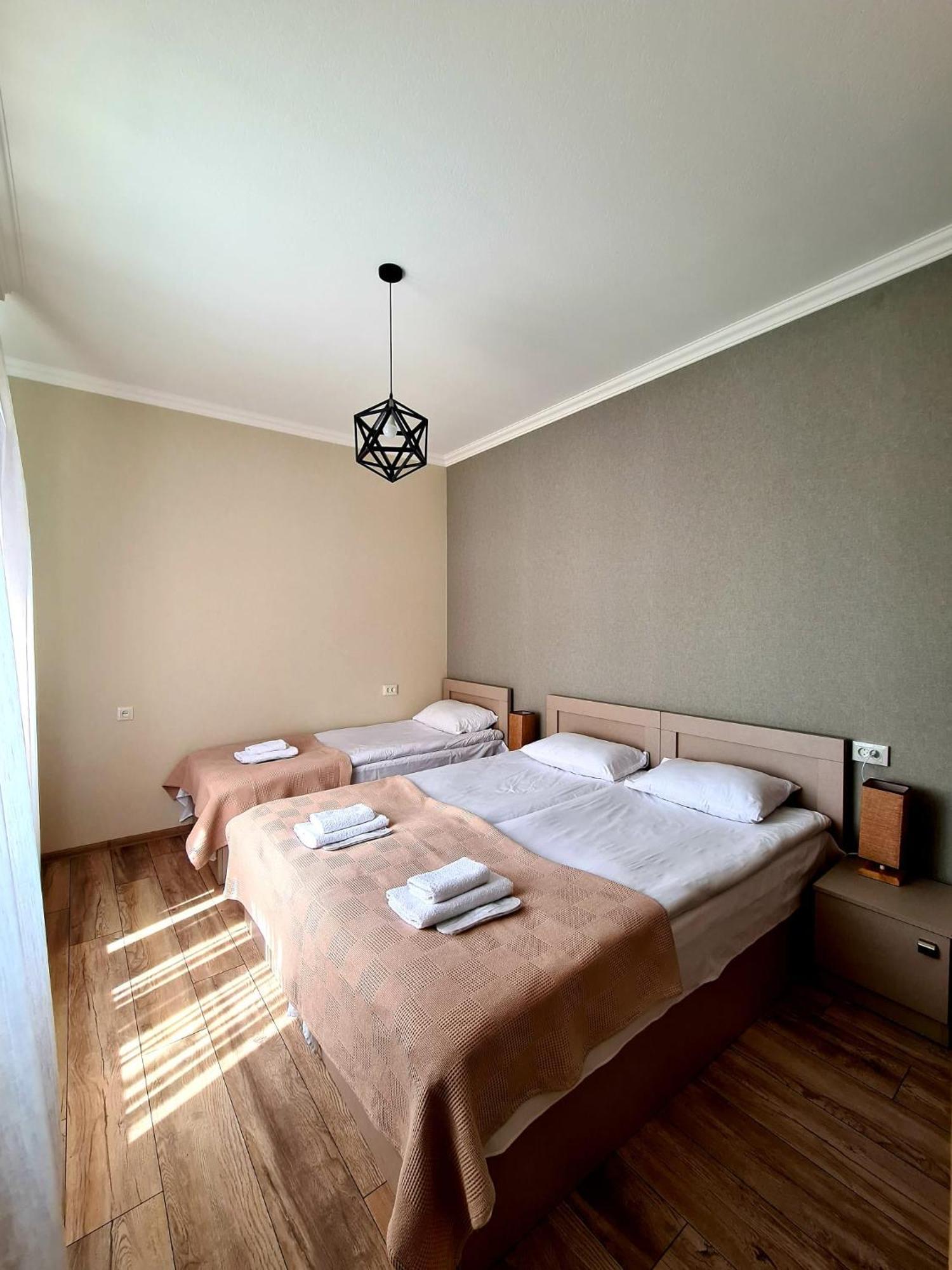Baqari Inn Stepancminda Pokoj fotografie