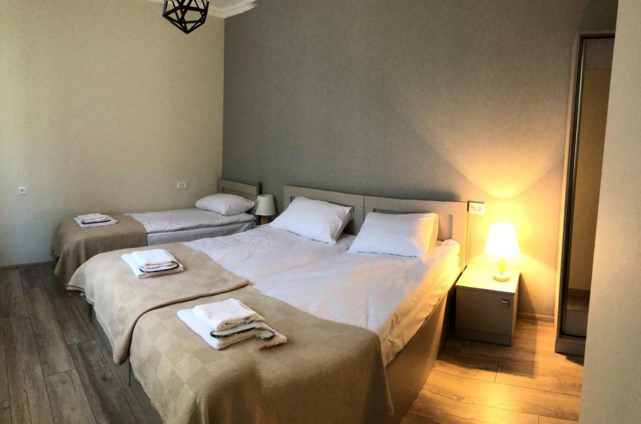 Baqari Inn Stepancminda Pokoj fotografie